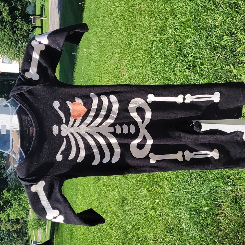 Skeleton Halloween costume onesie glows in the dark toddler 6-9 month